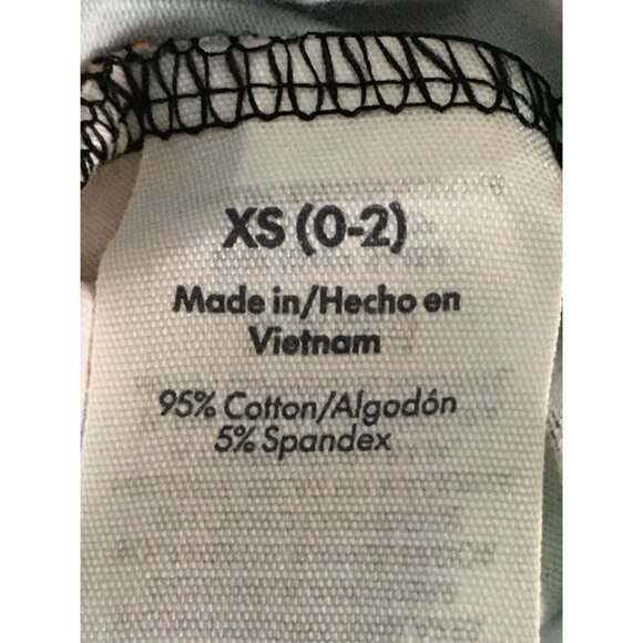 No Boundaries Capri Leggings Size XS Black w Tropical Pink Orange Flowers New - Picture 8 of 14